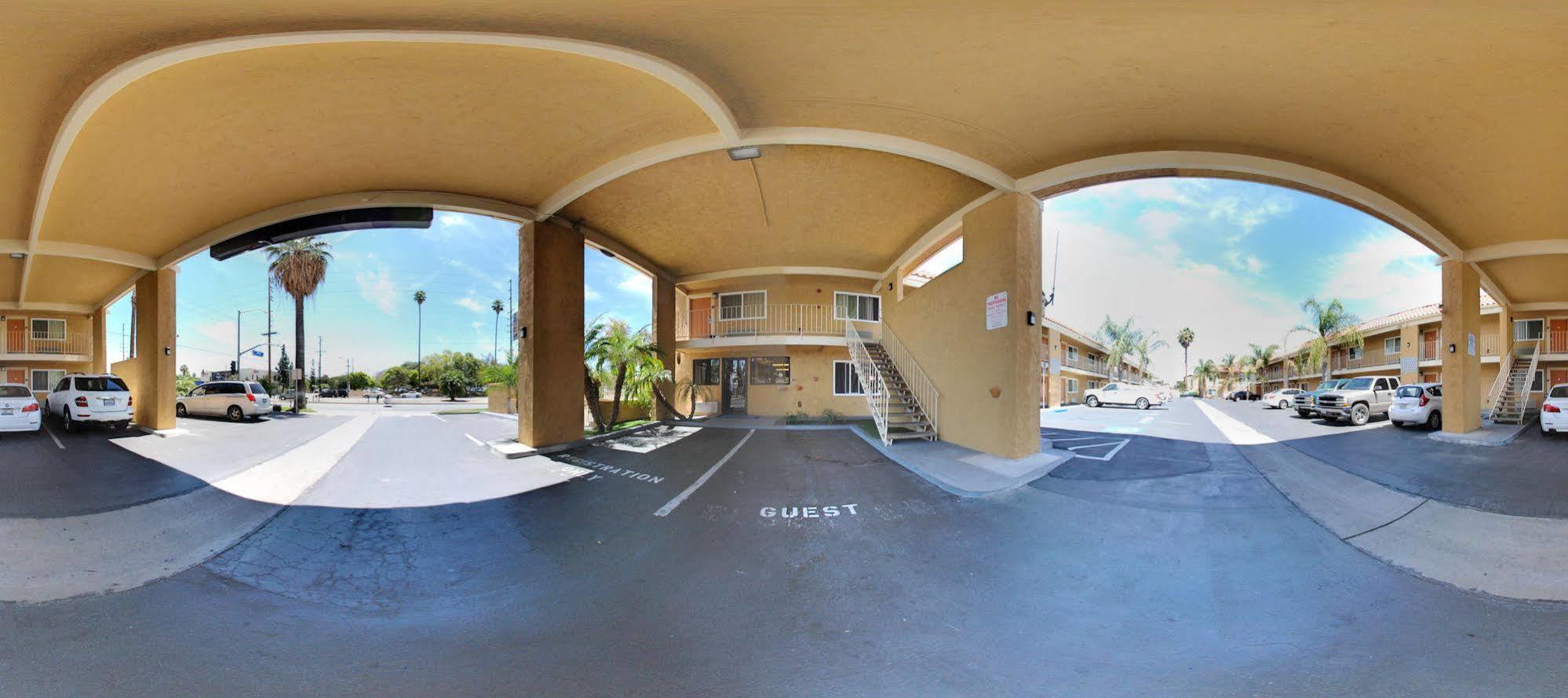 Riverside Inn & Suites Εξωτερικό φωτογραφία