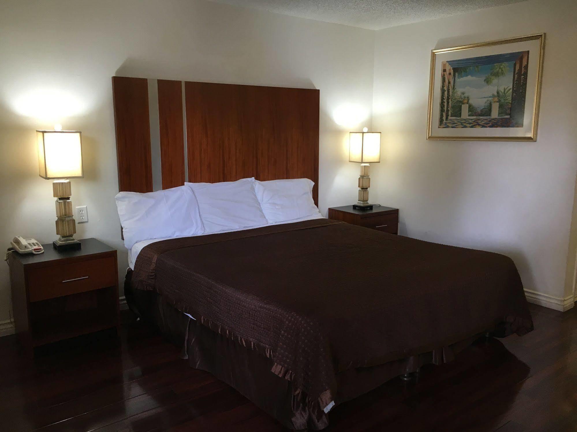Riverside Inn & Suites Εξωτερικό φωτογραφία