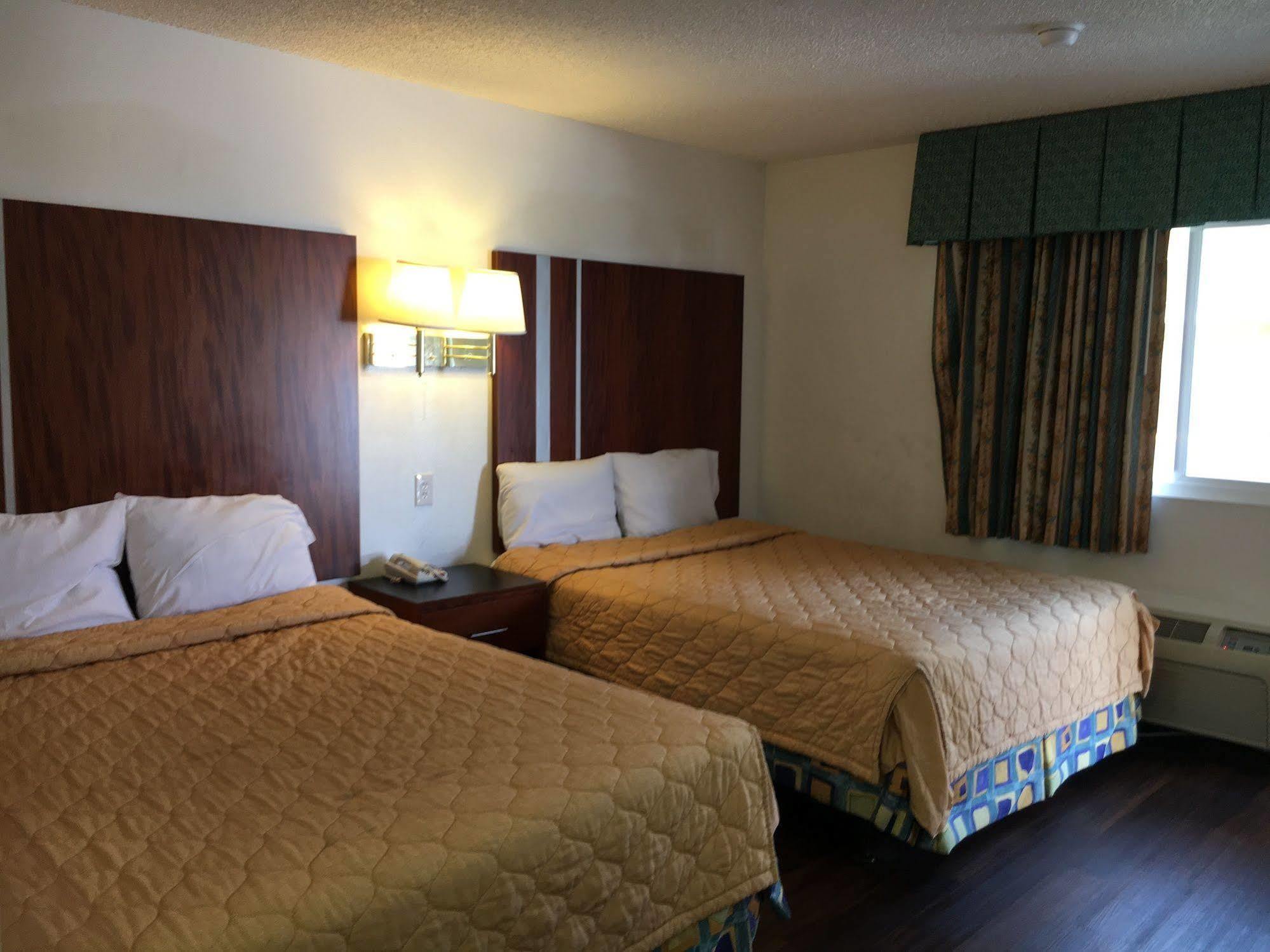 Riverside Inn & Suites Εξωτερικό φωτογραφία