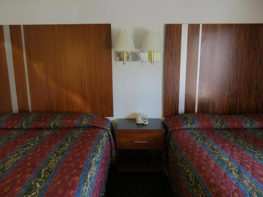 Riverside Inn & Suites Εξωτερικό φωτογραφία