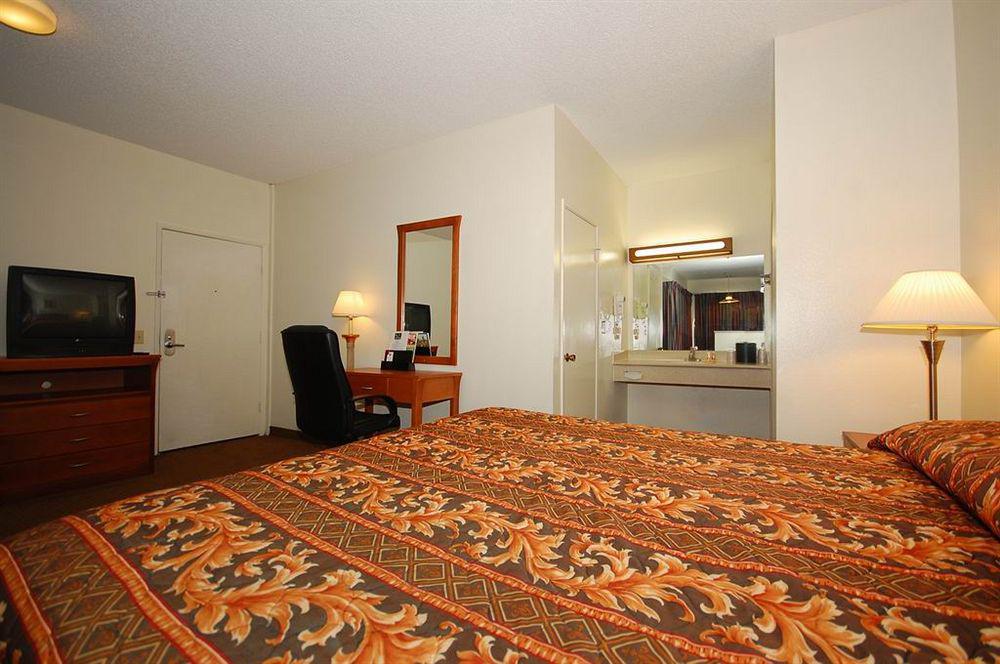 Riverside Inn & Suites Εξωτερικό φωτογραφία