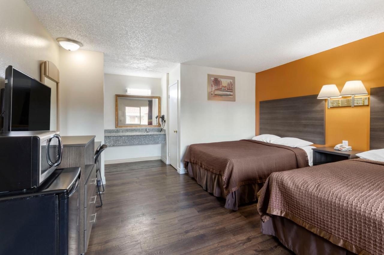 Riverside Inn & Suites Εξωτερικό φωτογραφία