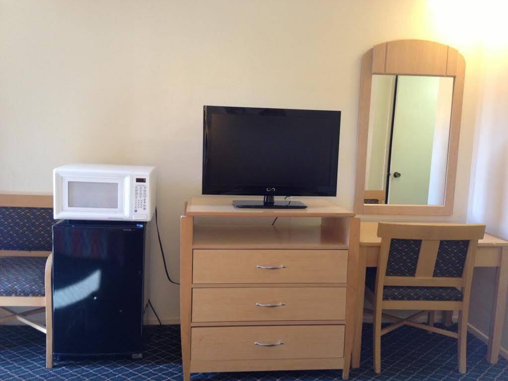Riverside Inn & Suites Εξωτερικό φωτογραφία